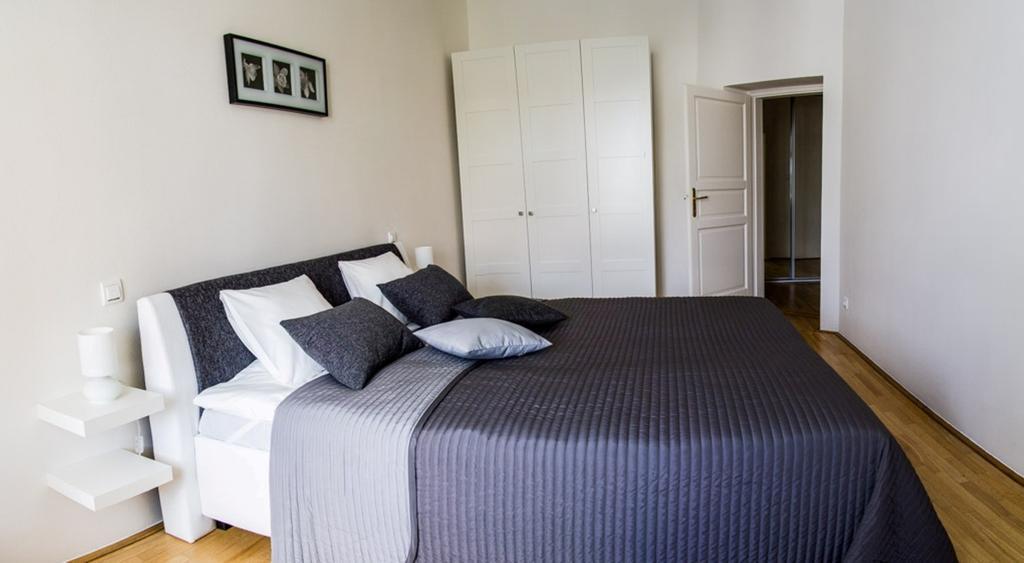 Modern Apartment Riegrovy Sady Prague Chambre photo